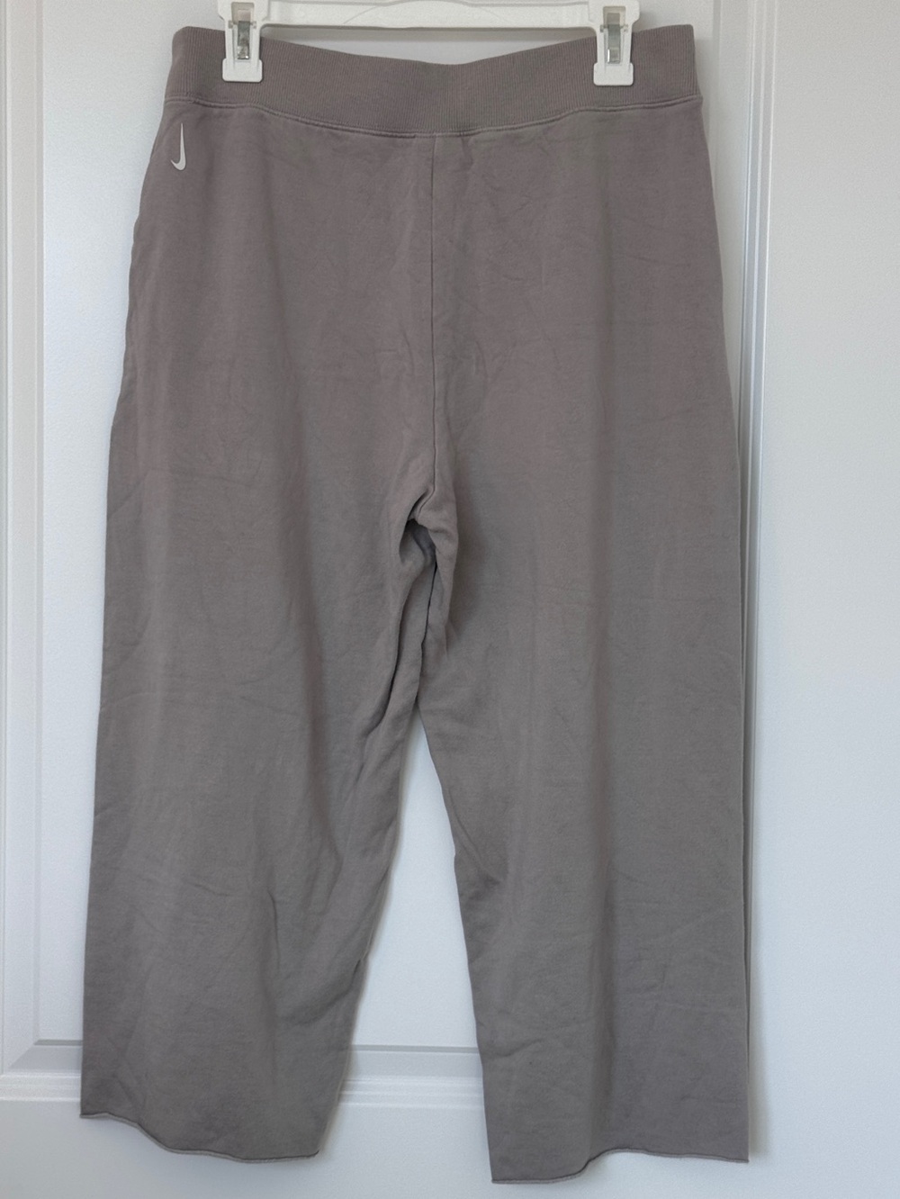 Nike Gray Fleece Wide Leg Knee-Length Shorts Sweatpants Size M